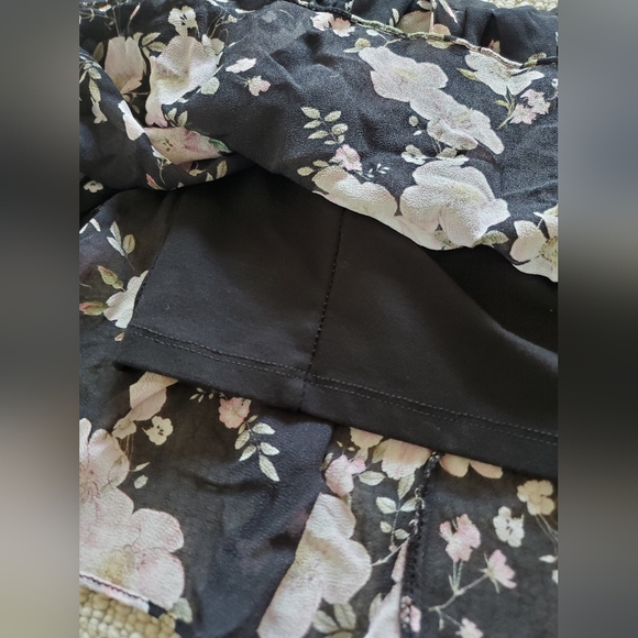 Ever New Melbourne Floral Crop Top - Picture 4 of 5